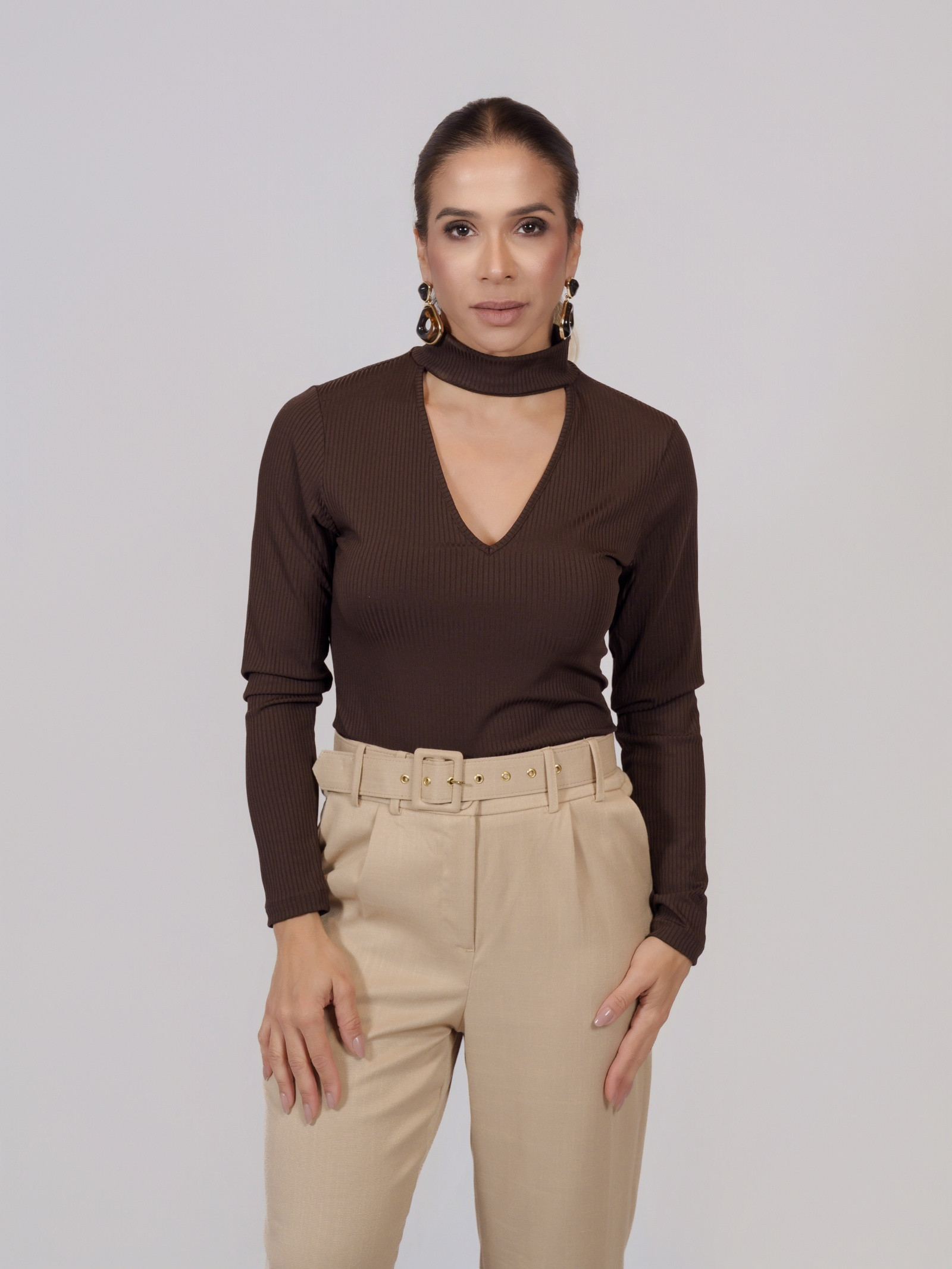 BLUSA CANELADA DECOTE V