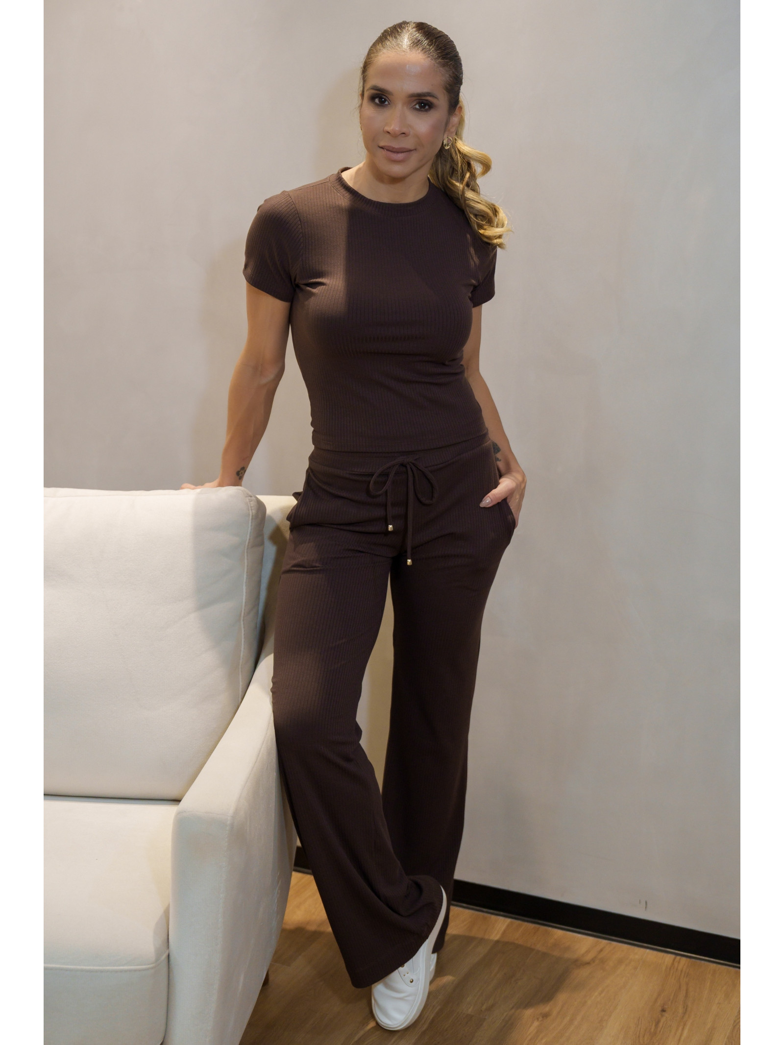 CONJUNTO CANELADO