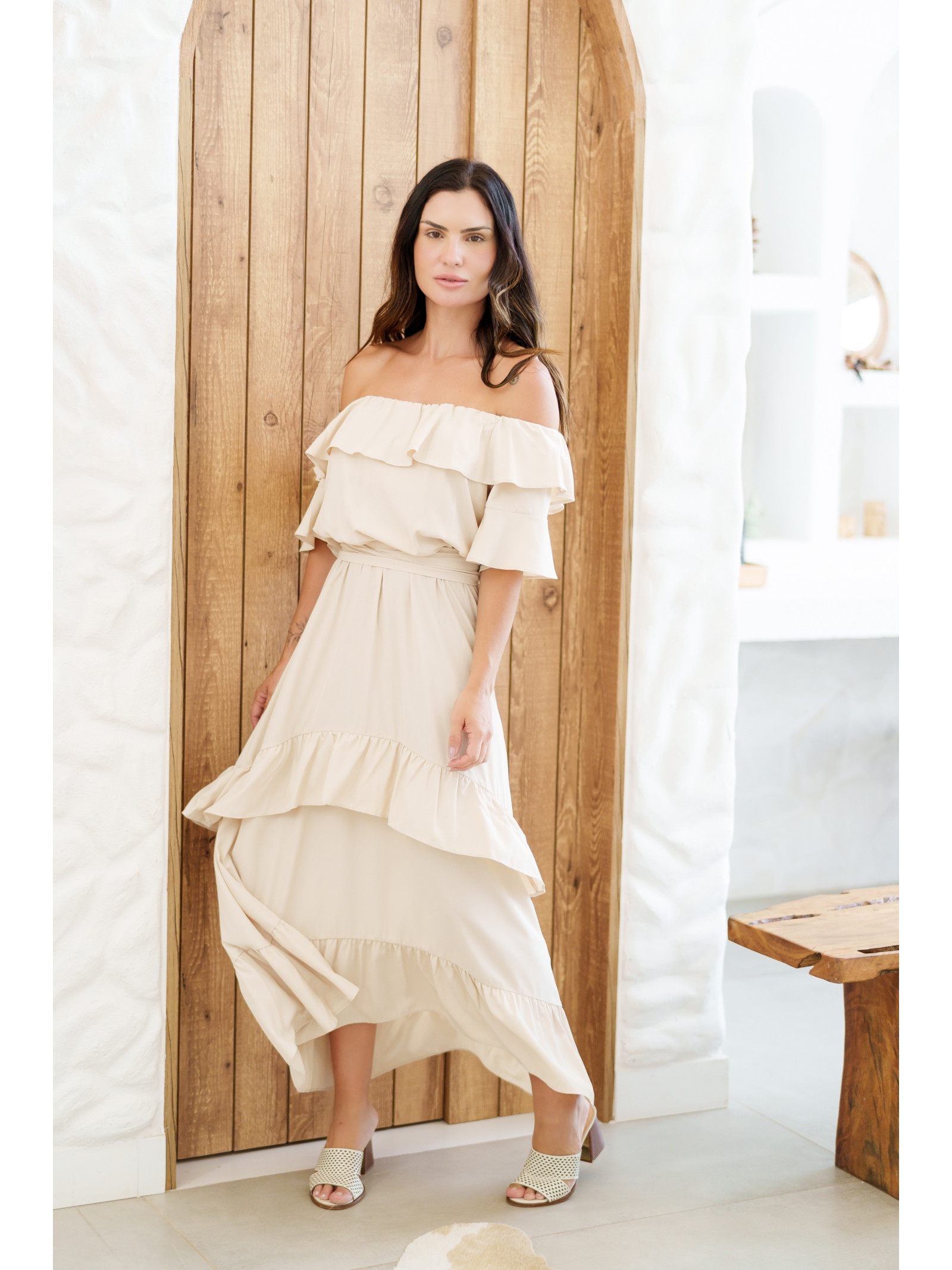 VESTIDO OMBRO CREPE LISO