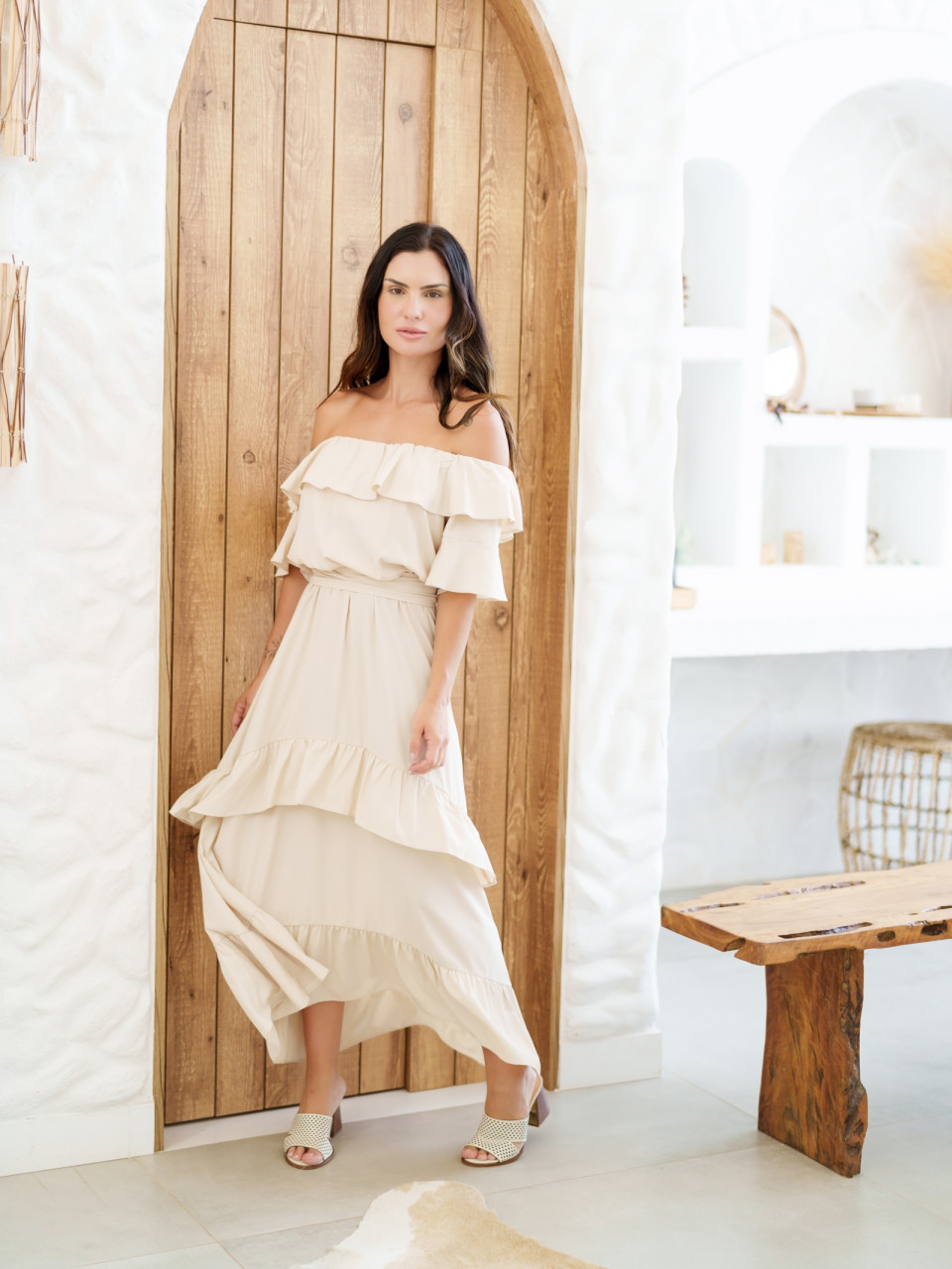 VESTIDO OMBRO CREPE LISO